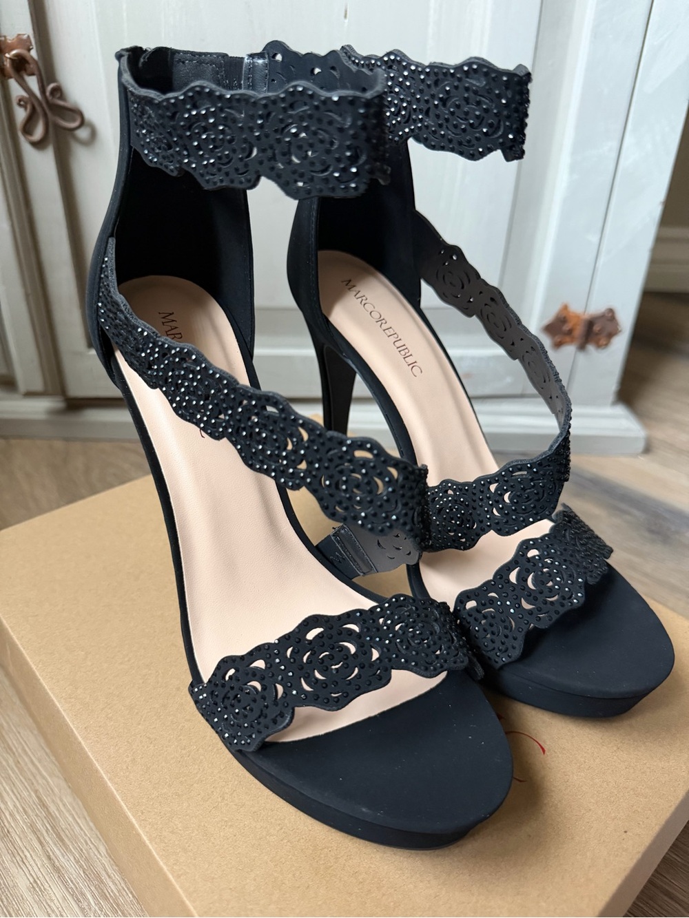 NEW Marco Women's Black Open Toe Rhinestone Stiletto Heel Platform Size 10